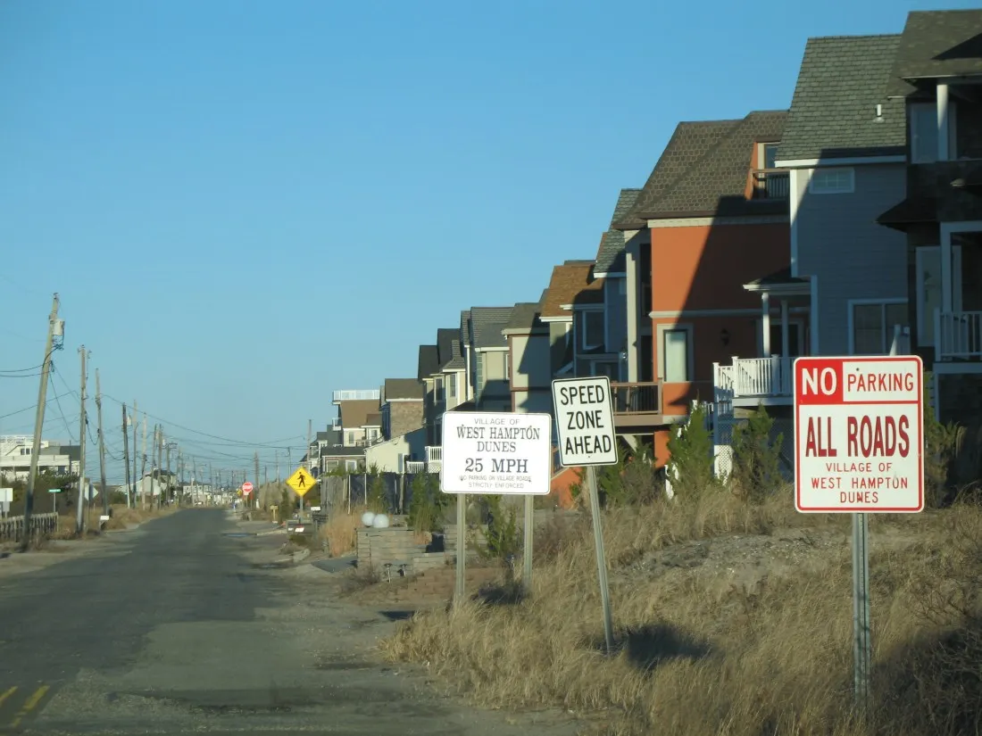 West Hampton Dunes houses next to the ocean