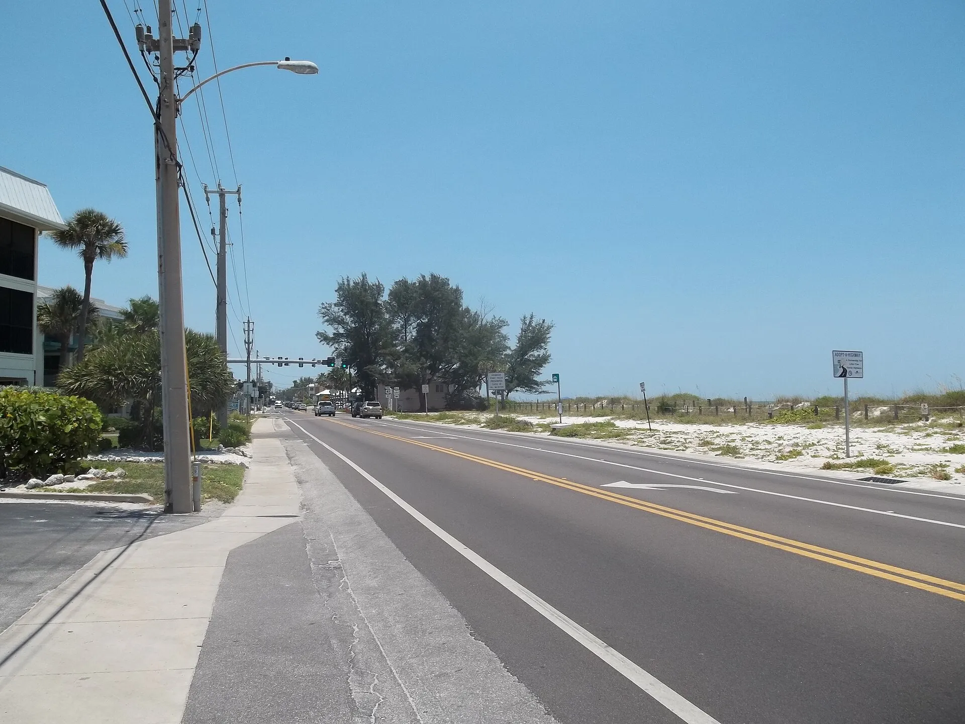 SR 789 (Gulf Drive) looking south in Bradenton Beach.