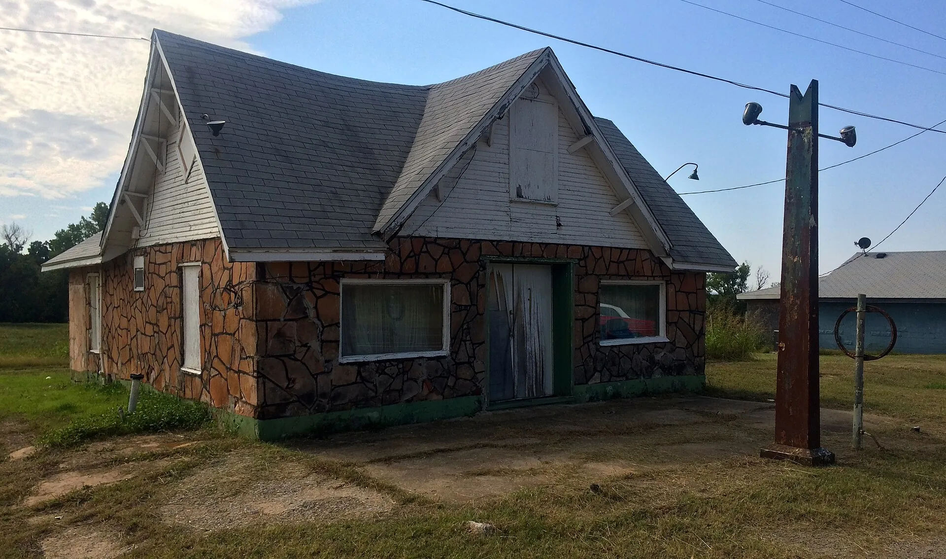 The Threatt Filling Station on the former U.S. Route 66 at Pottawatomi Rd., Luther, Oklahoma.