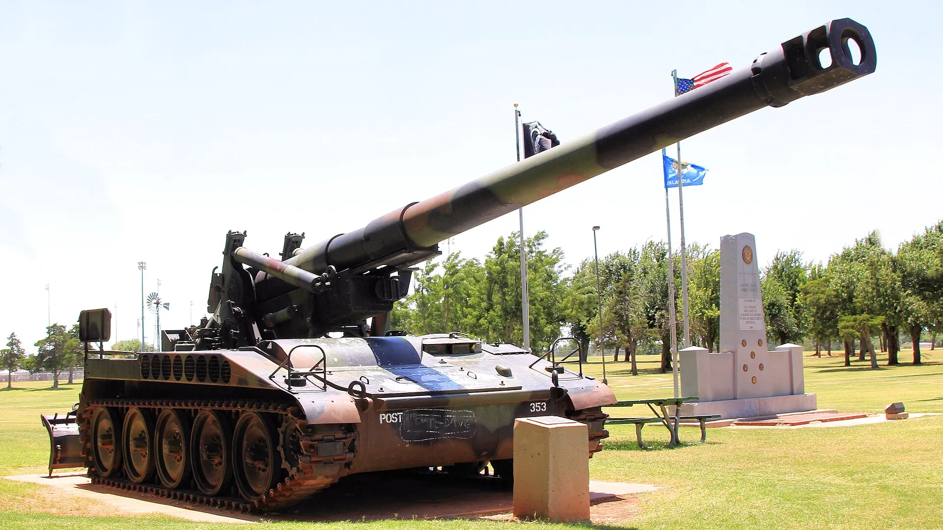 An M110A2 self-propelled howitzer beside the veterans memorial in Wild Horse Park.