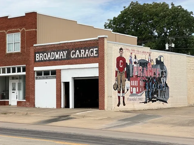 Prague history mural featuring Jim Thorpe (July 2025).