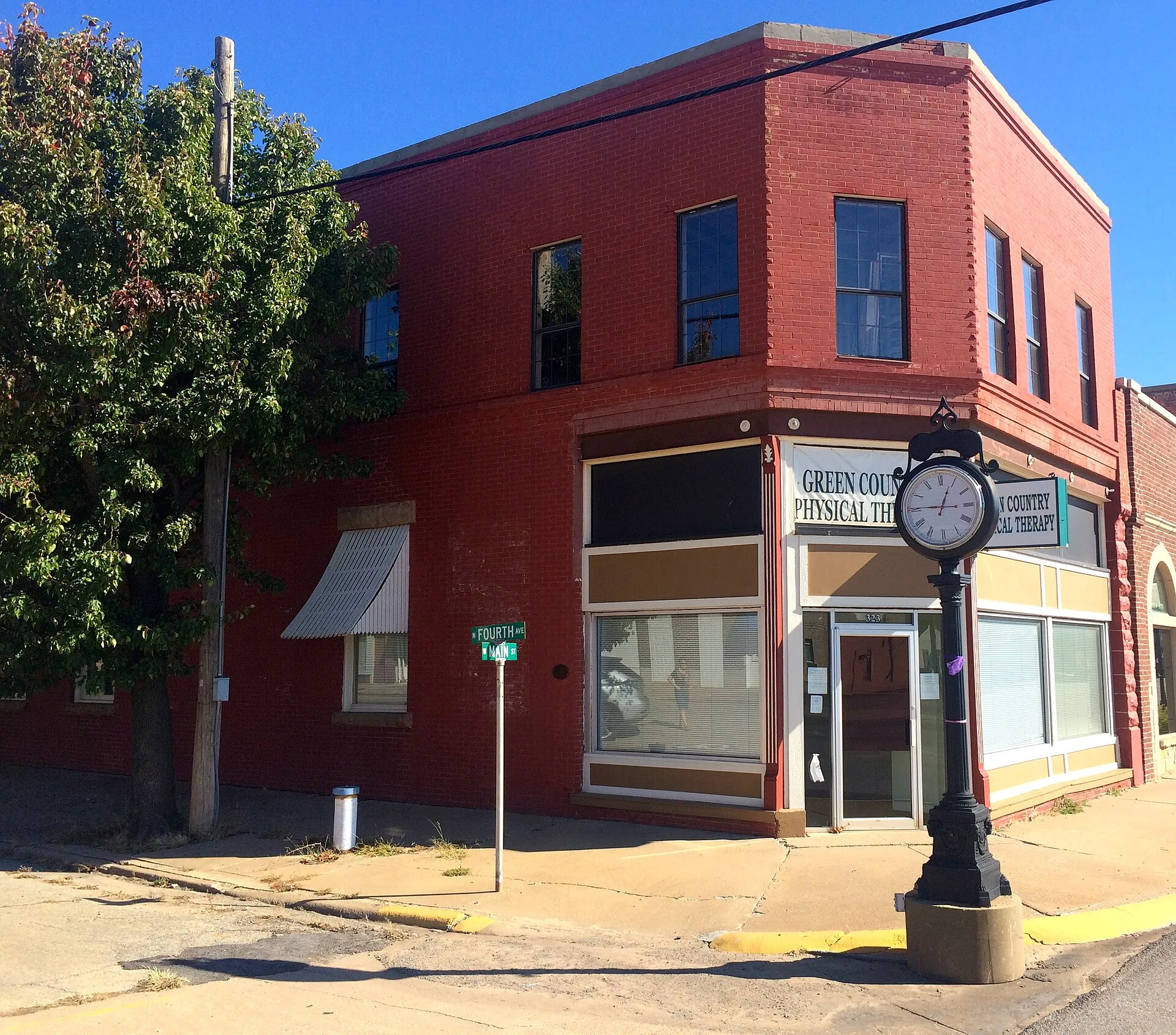 Hotel Lincoln, 323 Main St., Stroud, Oklahoma.