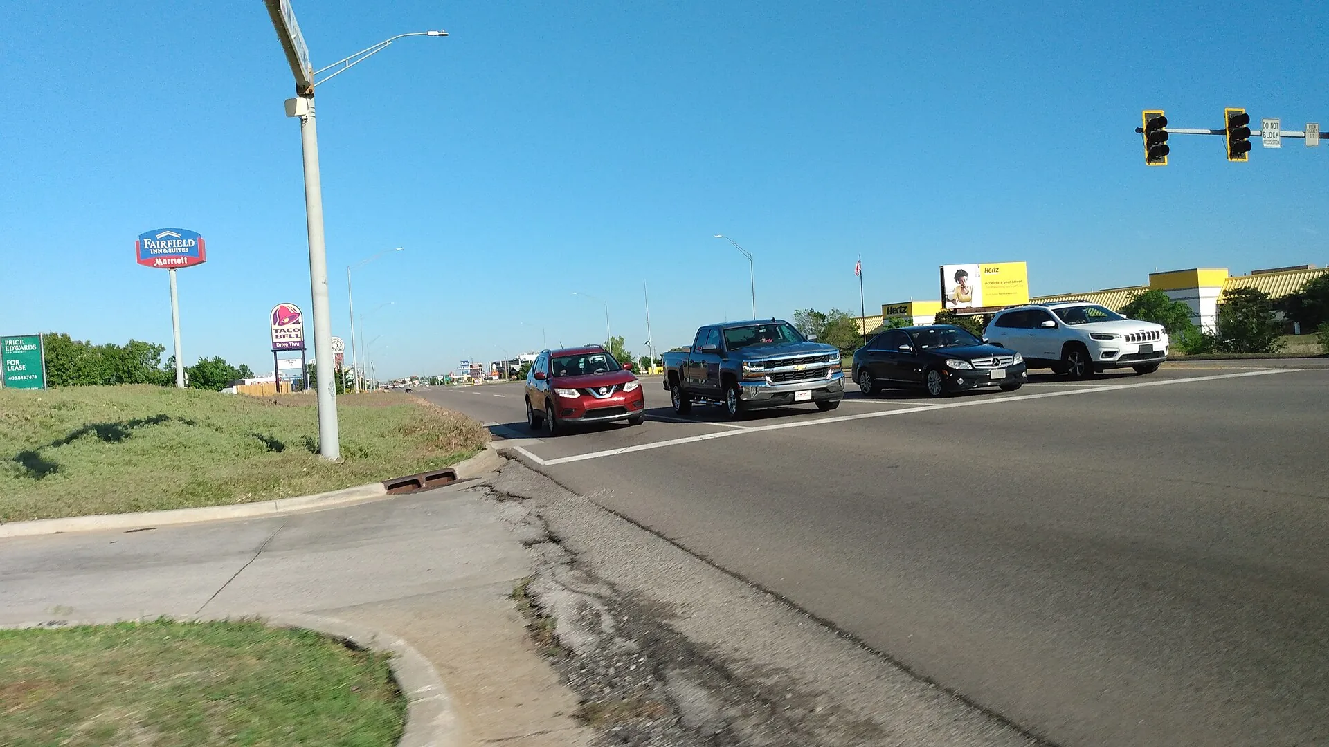 Oklahoma State Highway 3 (Northwest Expressway) at Cherokee Plaza in Warr Acres, Oklahoma (April 2023).