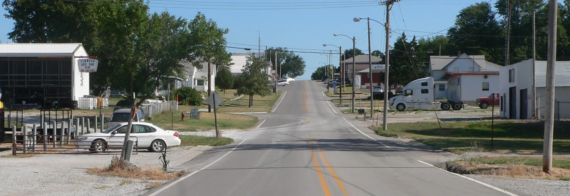 Downtown Elmwood, Nebraska: 4th Street, facing north from southern edge of town.