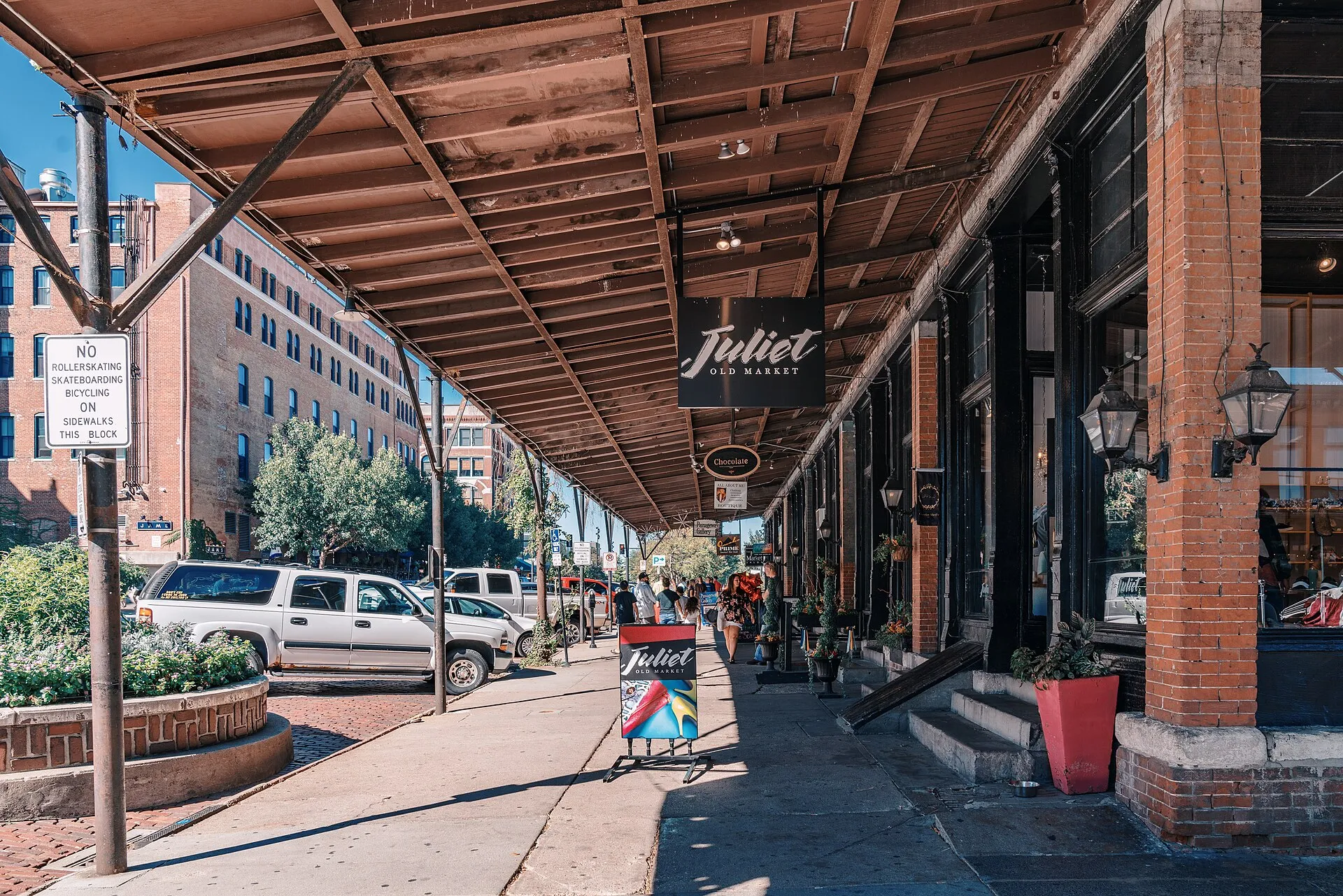 Shops and restaurants in the Old Market neighborhood of downtown Omaha, Nebraska, on a September 2018 afternoon. -- (c) 2018 Tony Webster tony@tonywebster.com +1 (202) 930-9200