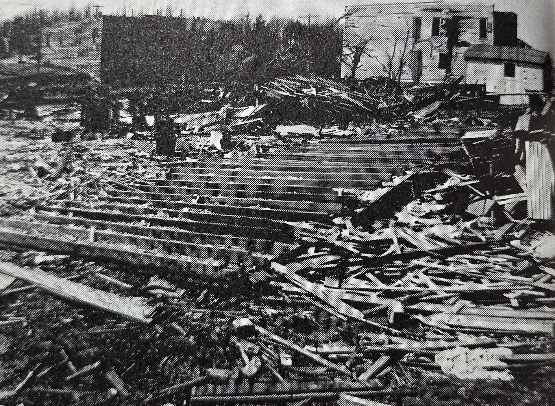 1913 Easter Tornado Outbreak, Downtown Ralston at 77th and Burlington Streets