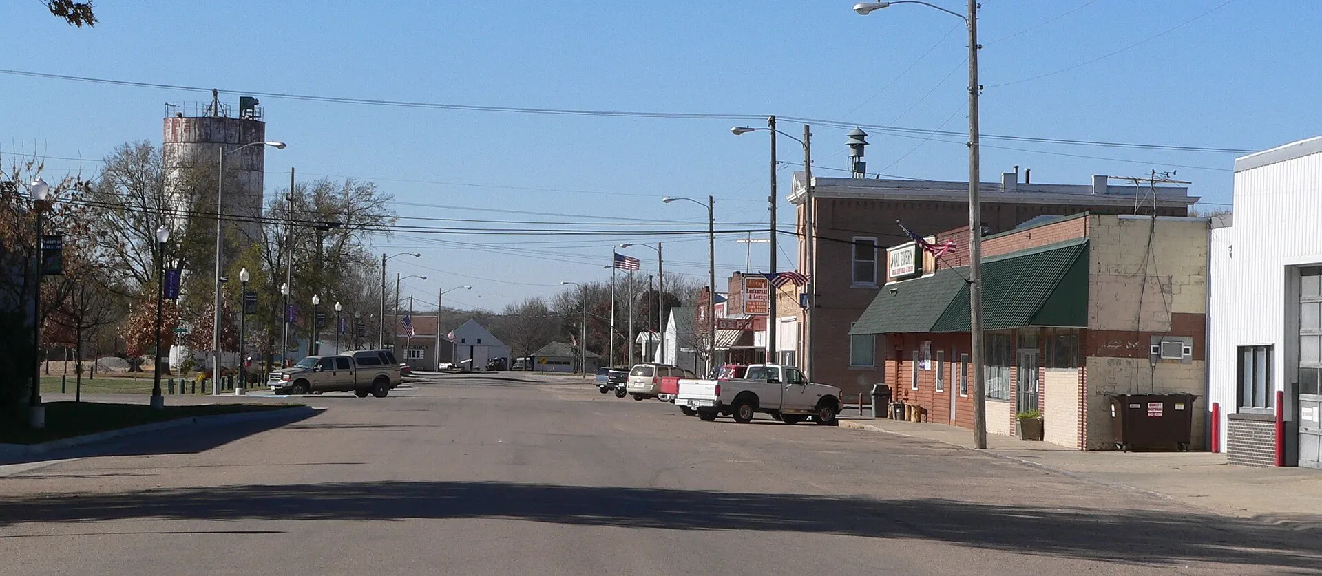 Valparaiso, Nebraska: 2nd Street, looking west from about Spruce Street.