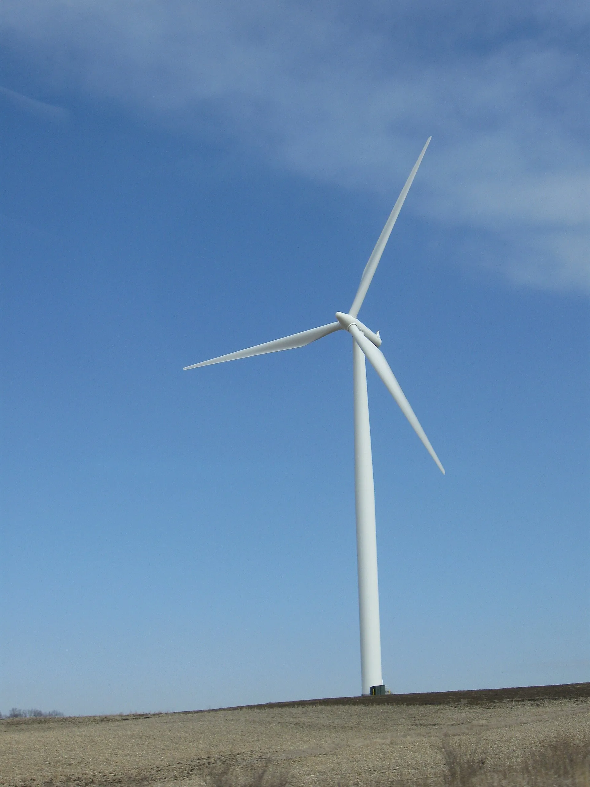 Wind turbine near Walnut, north of I-80.