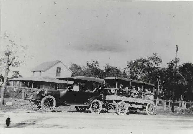 1915 "Motor Powered Kid Hack" school transport, Apopka
