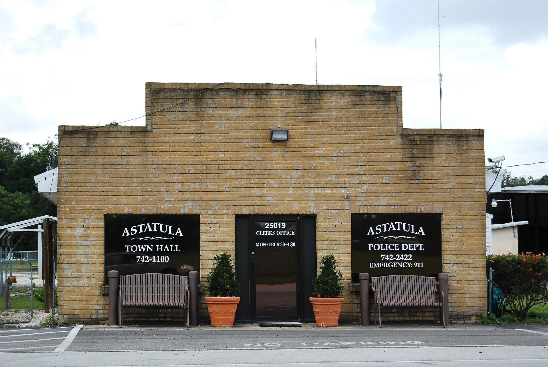 Astatula City Hall