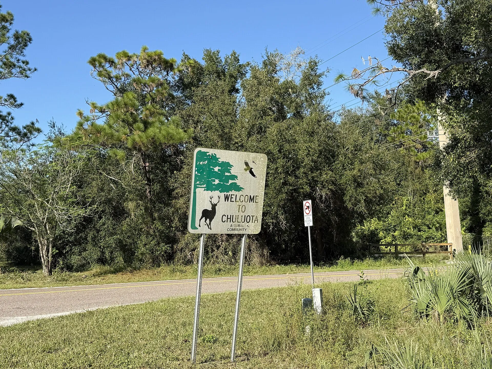 Welcome sign for the community of Chuluota, Florida