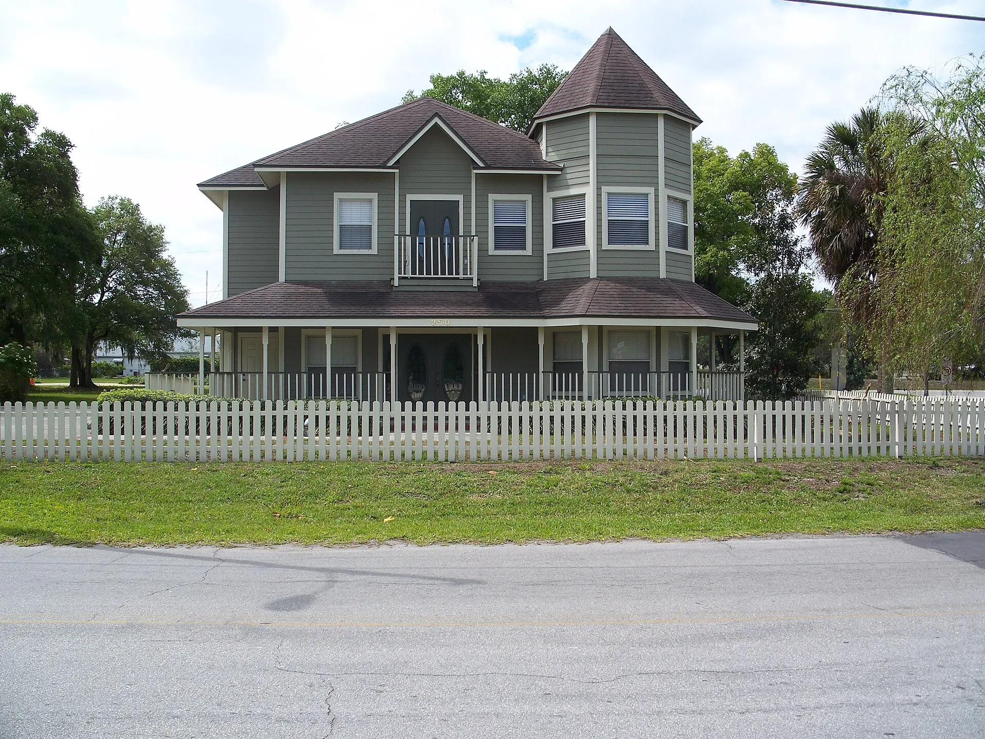 House in the Longwood Historic District