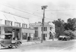 The corner of Maitland Avenue & Horatio Avenue opposite Central Park, about 1926