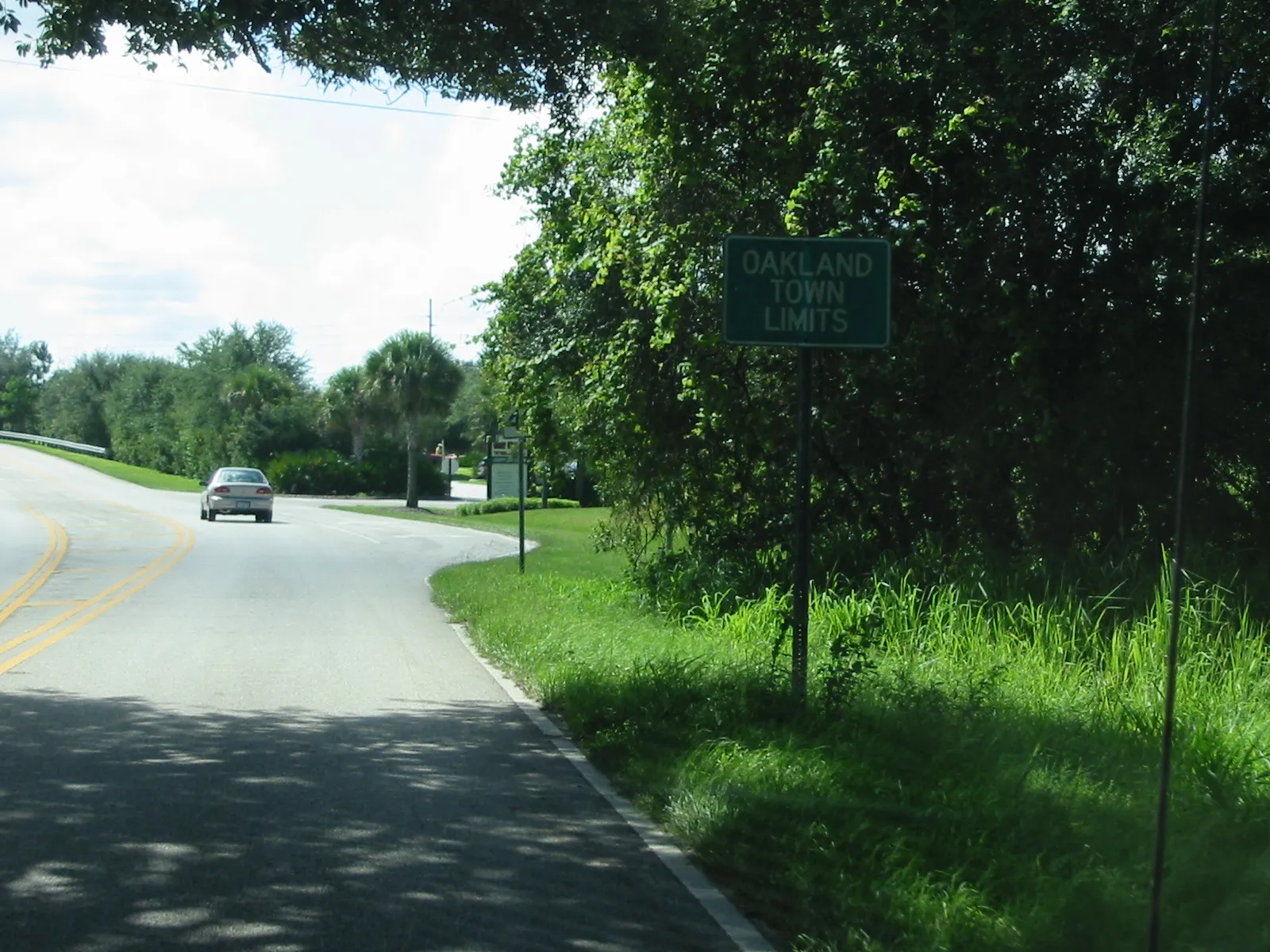 CR 438 east entering Oakland