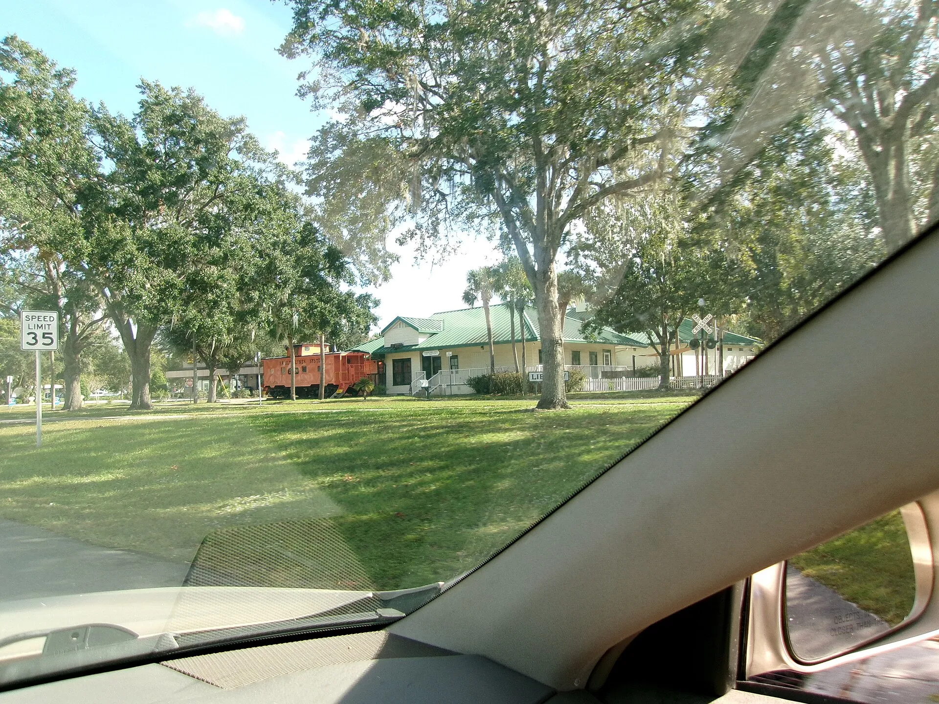 Umatilla Public Library and Family Lines caboose