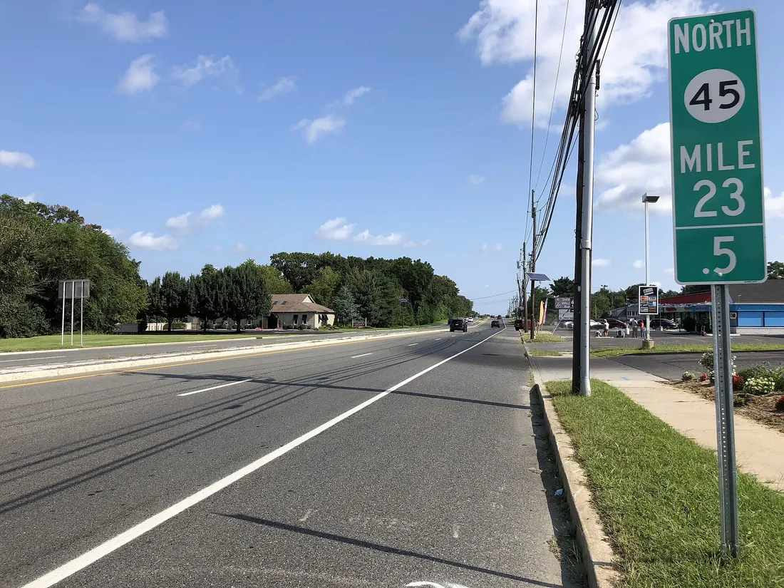 View north along New Jersey State Route 45 (Mantua Pike) just north of Gloucester County Route 656 (Parkville Station Road) along the border of Deptford Township and West Deptford Township in Gloucester County, New Jerse