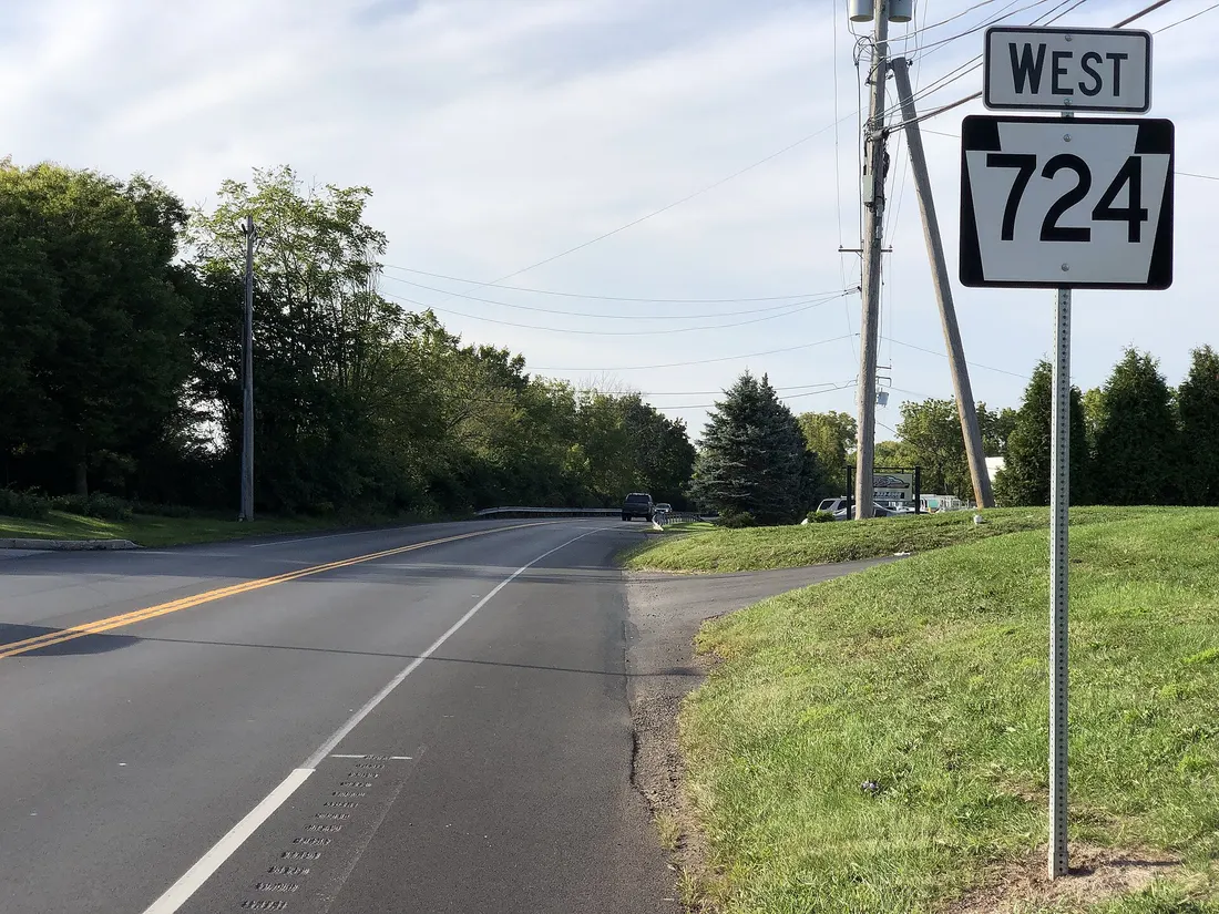 View west along Pennsylvania State Route 724 (Schuylkill Road) just west of Bridge Street in East Vincent Township, Chester County, Pennsylvania