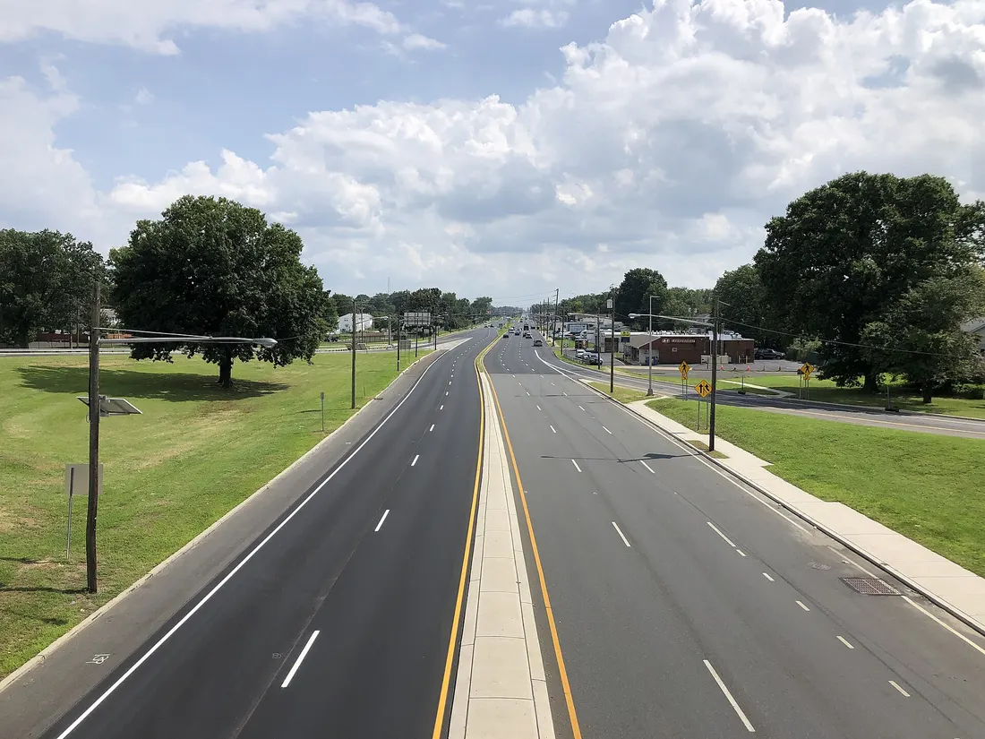 View south along New Jersey State Route 168 (Black Horse Pike) from the overpass for New Jersey State Route 76C (Walt Whitman Bridge Approach) on the border of Haddon Township and Audubon Park in Camden County, New Jerse