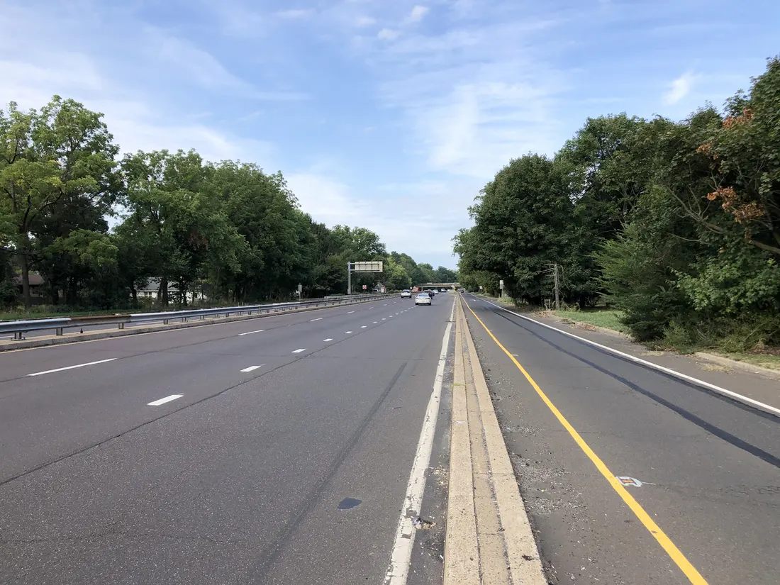 View south along U.S. Route 1 (Martin Luther King, Junior Expressway) just south of the exit for Pennsylvania State Route 413 in Langhorne Manor, Bucks County, Pennsylvania