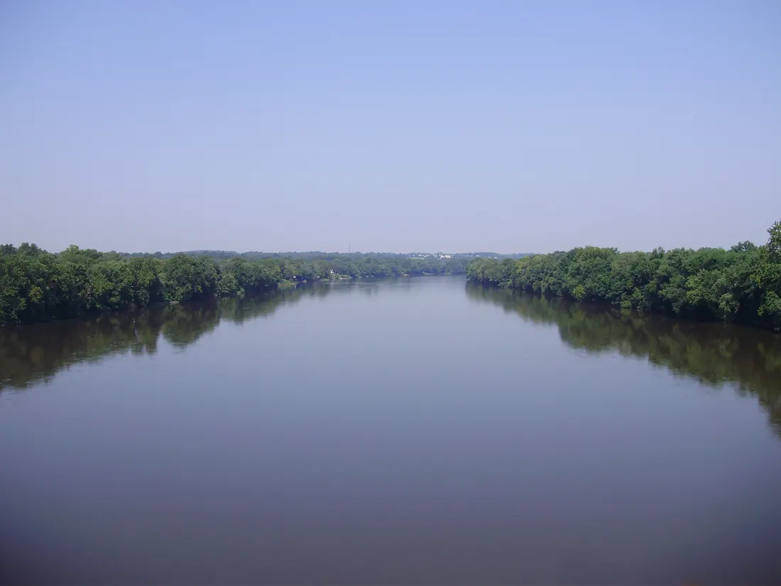 View north up the Delaware River from the Reading Railroad bridge between Ewing, New Jersey and Lower Makefield, Pennsylvania
