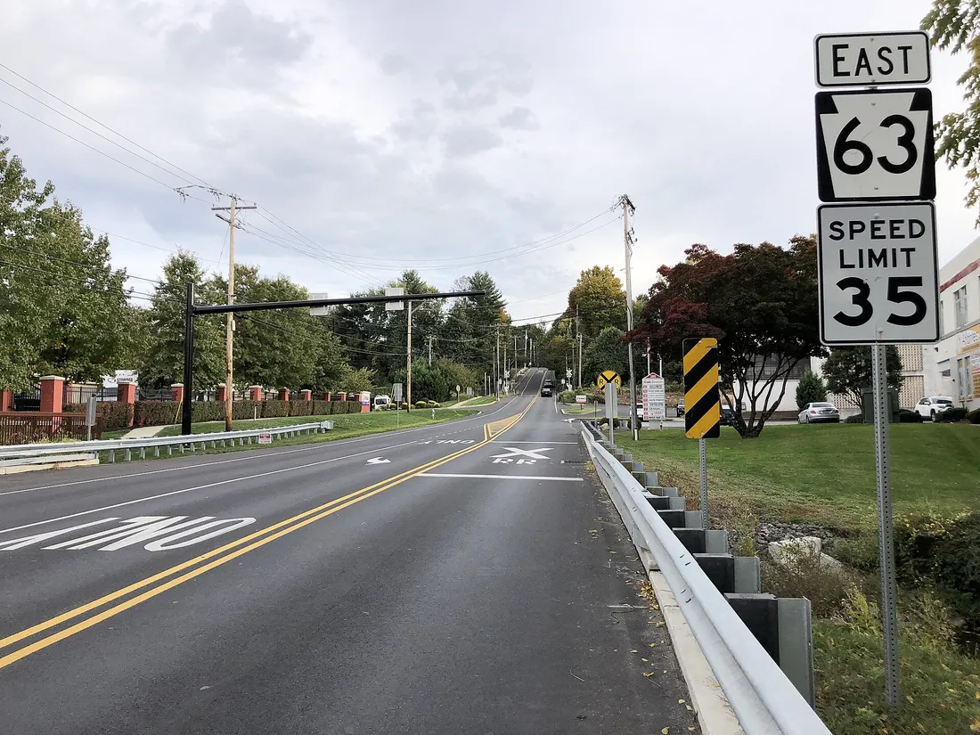 View east along Pennsylvania State Route 63 (Red Lion Road) just east of Philmont Avenue in Lower Moreland Township, Montgomery County, Pennsylvania