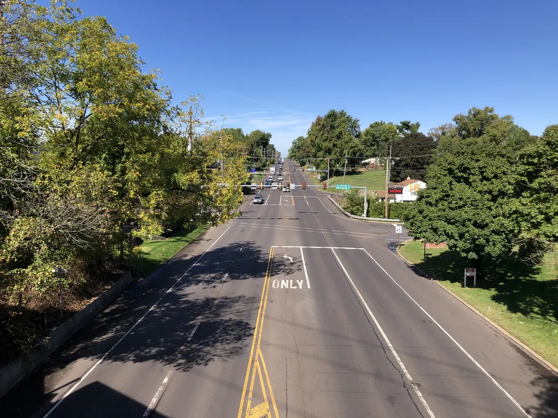 View west along Pennsylvania State Route 132 (Street Road) from the overpass for the rail line between Mill Creek Drive and Buck Road in Lower Southampton Township, Bucks County, Pennsylvania