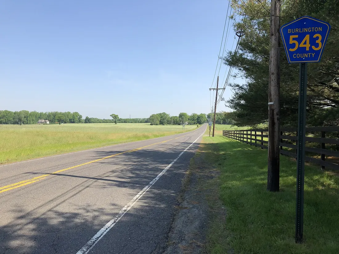 View north along Burlington County Route 543 (Gaunt's Bridge Road) at Mount Pleasant Road in Mansfield Township, Burlington County, New Jersey
