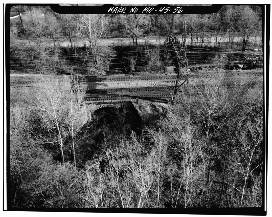 Mill Creek Bridge. Perryville, Cecil Co., MD. Sec. 1201, MP 59.00. - Northeast Railroad Corridor, Amtrak route between District of Columbia-Maryland state line and Maryland HAER MD,4-BALT,147-56.tif