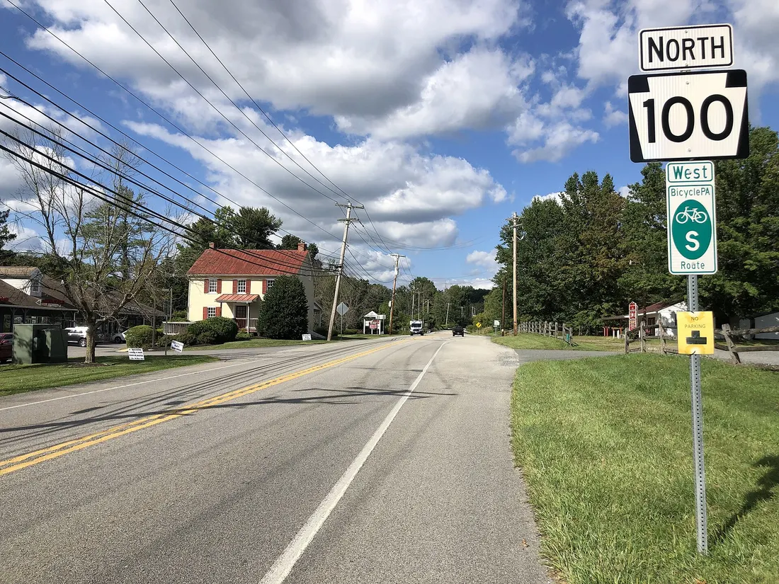 View north along Pennsylvania State Route 100 (Pottstown Pike) just north of Daisy Point Road and Pughtown Road in South Coventry Township, Chester County, Pennsylvania