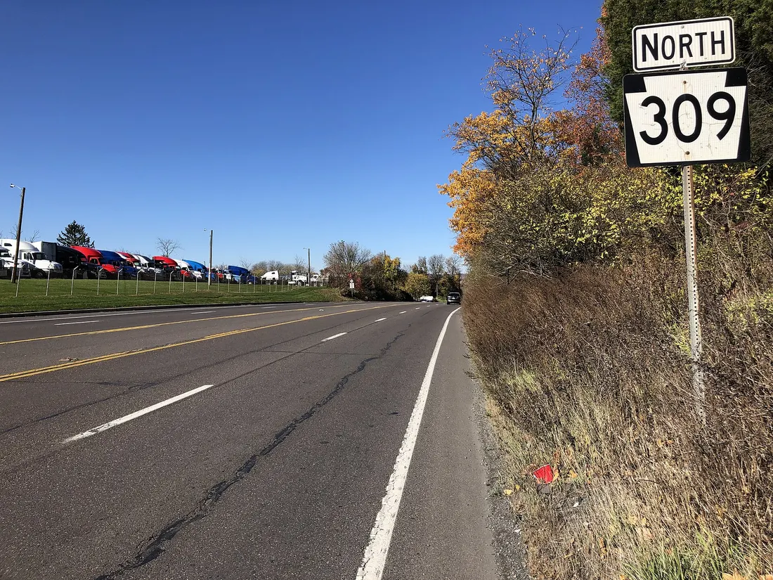 View north along Pennsylvania State Route 309 (Bethlehem Pike) just north of Springfield Street and Hilltop Road in Springfield Township, Bucks County, Pennsylvania
