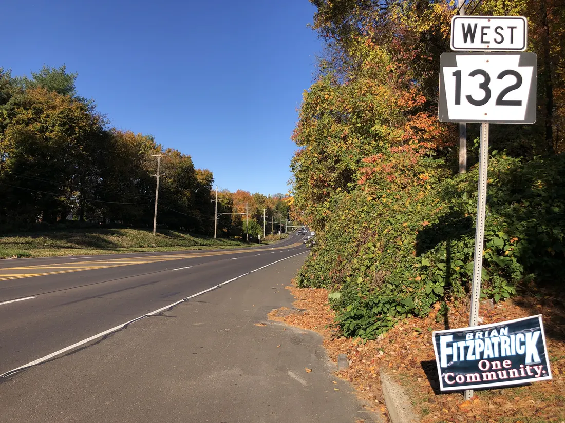 View west along Pennsylvania State Route 132 (Street Road) just west of Trowbridge Drive and Heppe Drive in Upper Southampton Township, Bucks County, Pennsylvania