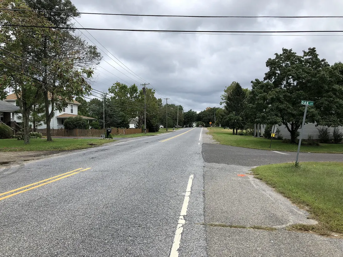 View east along Camden County Route 536 (Pennington Avenue) at Oak Street in Waterford Township, Camden County, New Jersey