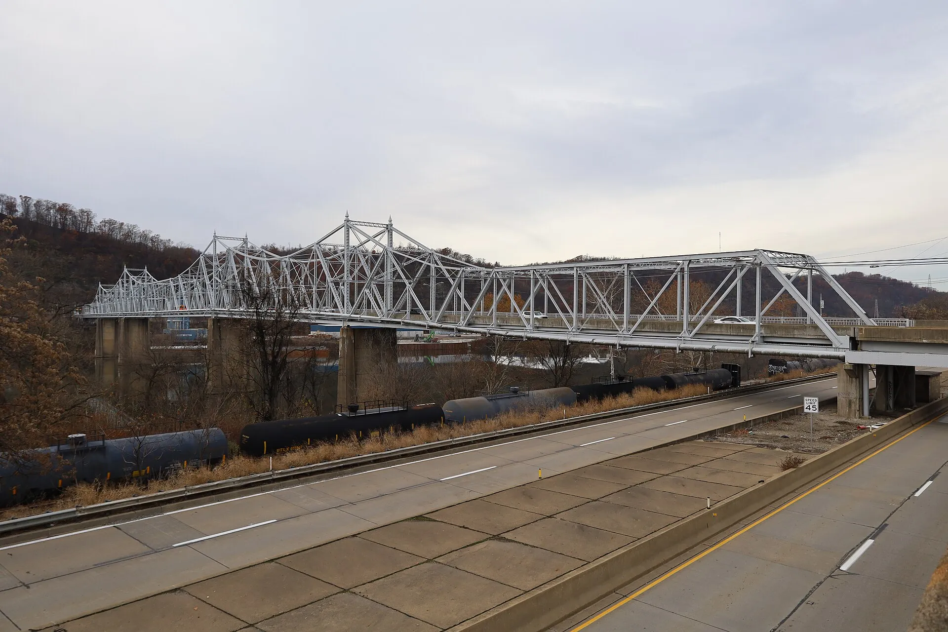 Ambridge–Aliquippa Bridge over the Ohio River between Ambridge and Aliquippa, Pennsylvania in 2025