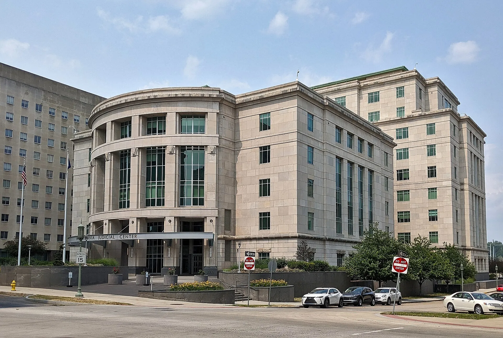 Pennsylvania Judicial Center 601 Commonwealth Avenue, Harrisburg, PA 17120 View from South at North Office Building intersection of North St and Commonwealth Ave