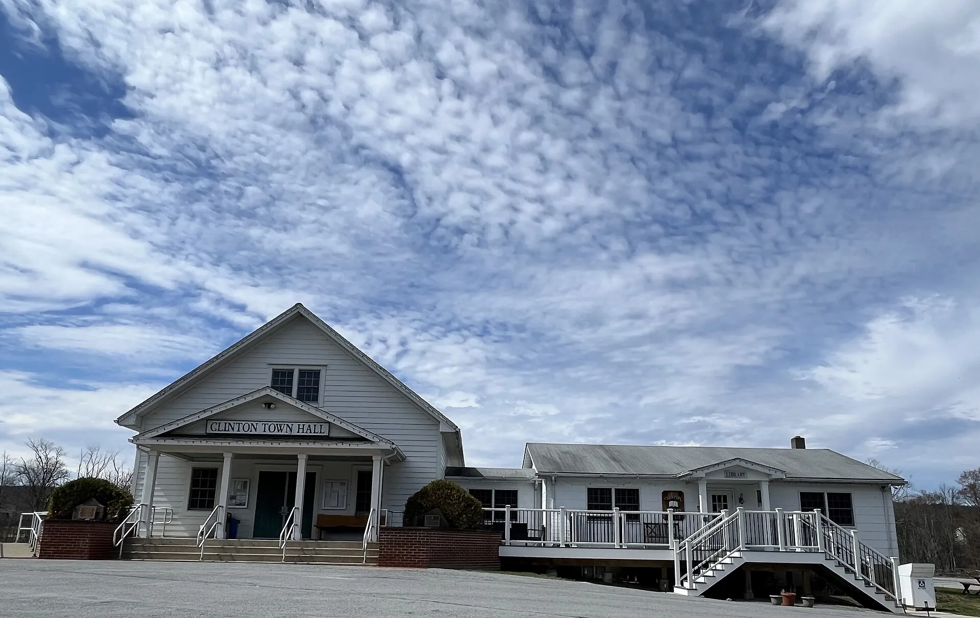 The Town Hall of Clinton, New York, and the Clinton Library
