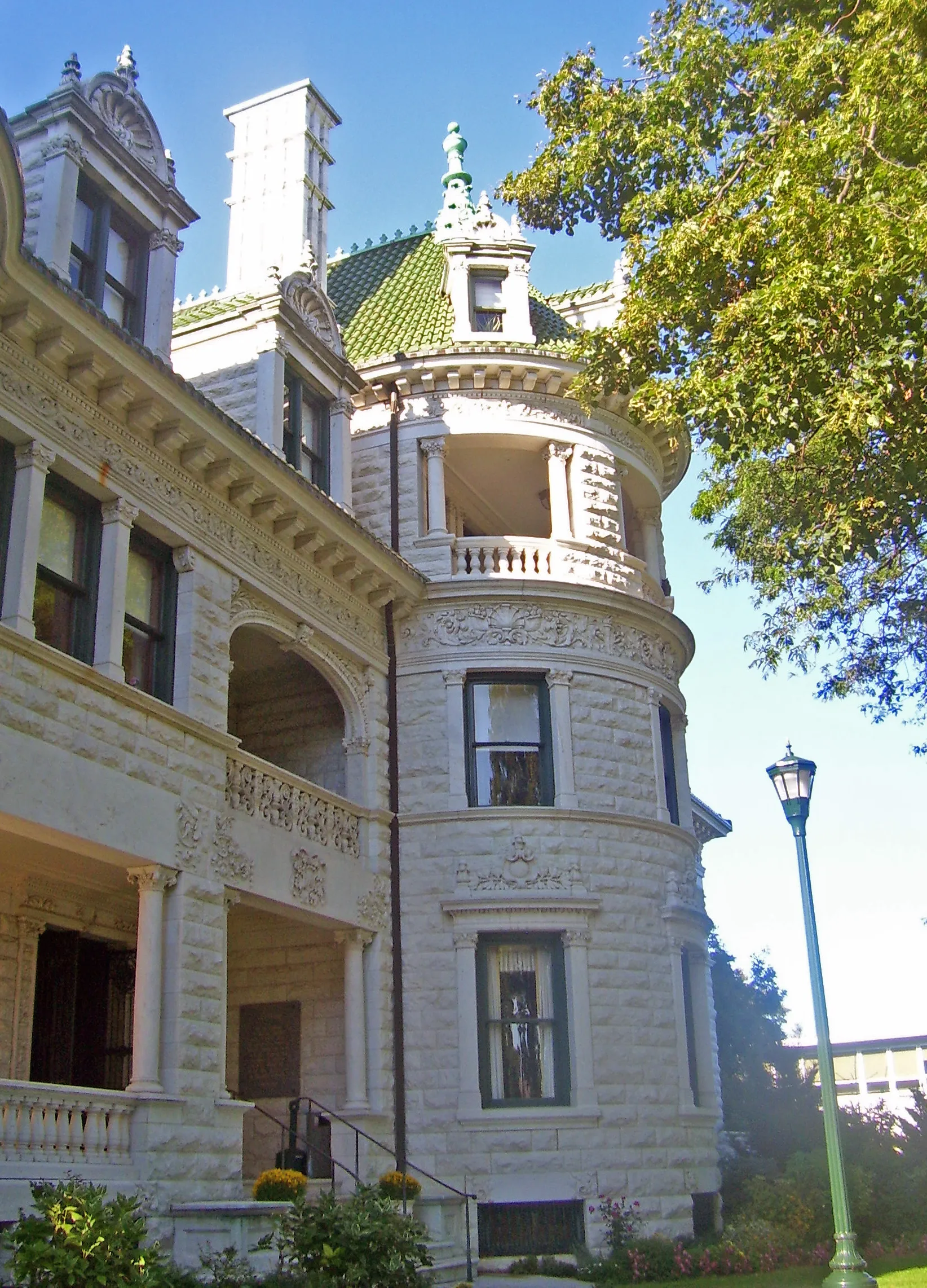 Former Webb Horton House , now Morrison Hall on the campus of Orange County Community College (SUNY Orange) in Middletown , NY, USA