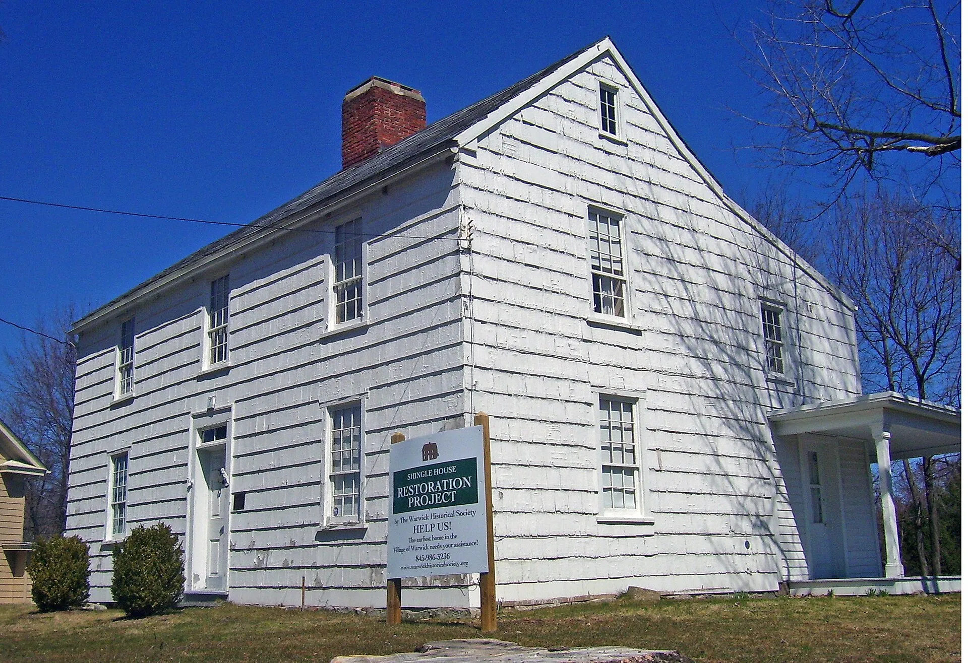 Shingle House, Warwick , NY, USA. Built by Daniel Burt in 1764, it is the oldest house in the village and a contributing property to the Warwick Village Histori…