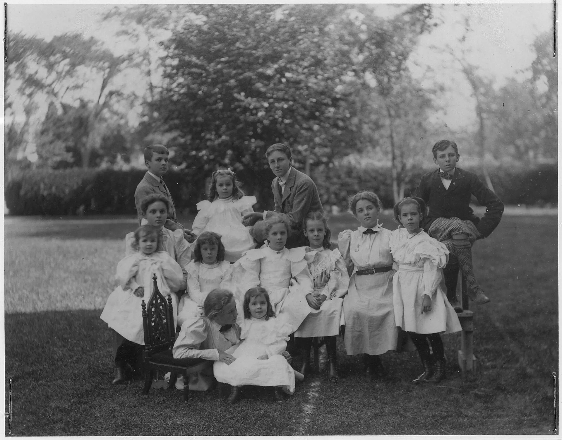 Franklin D. Rooseveltand cousins in Fairhaven, Massachusetts - NARA - 195346.