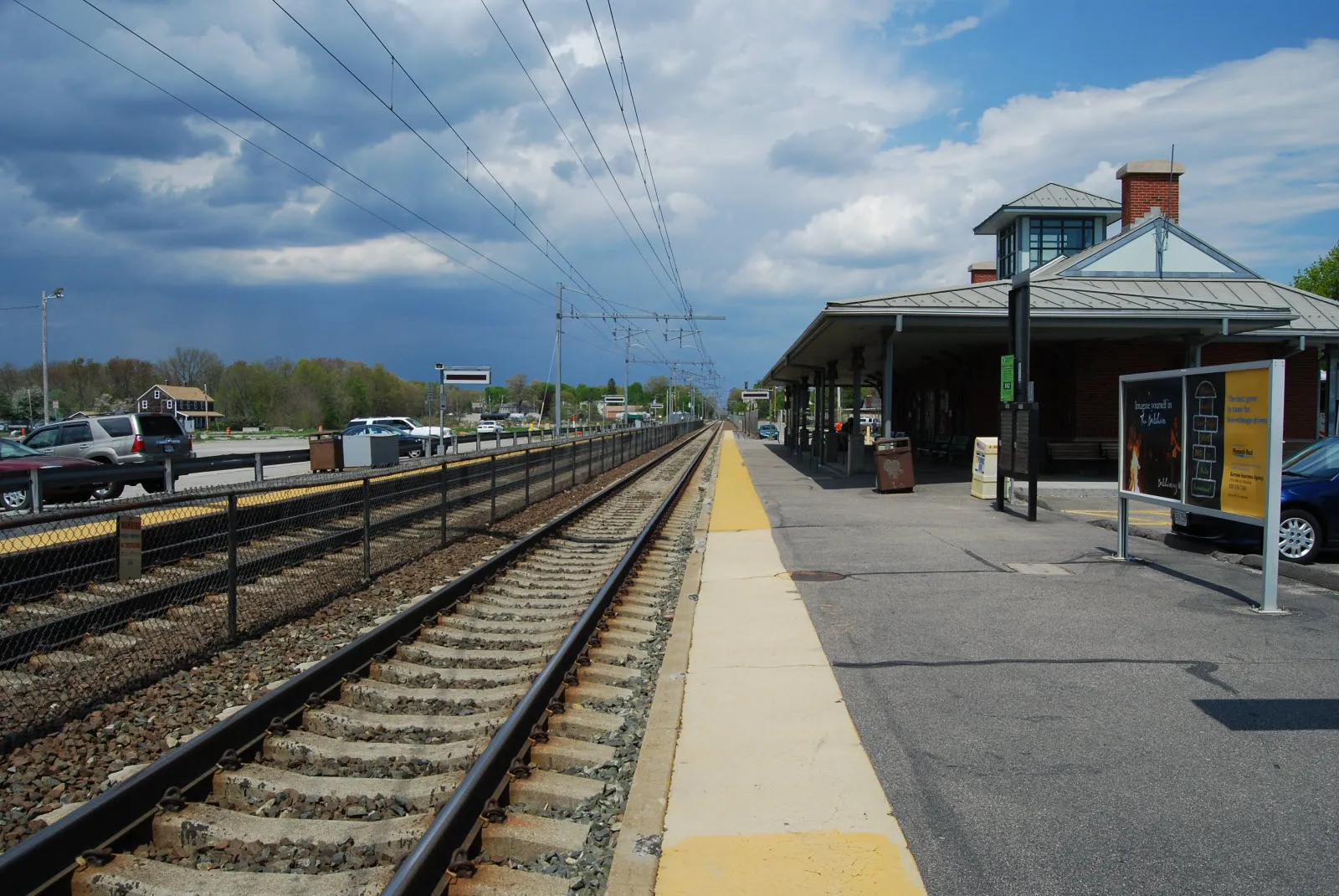 MBTA Commuter Rail Station, Mansfield, Massachusetts (viewed from northbound side). Amtrak trains also pass through here, but do not stop.