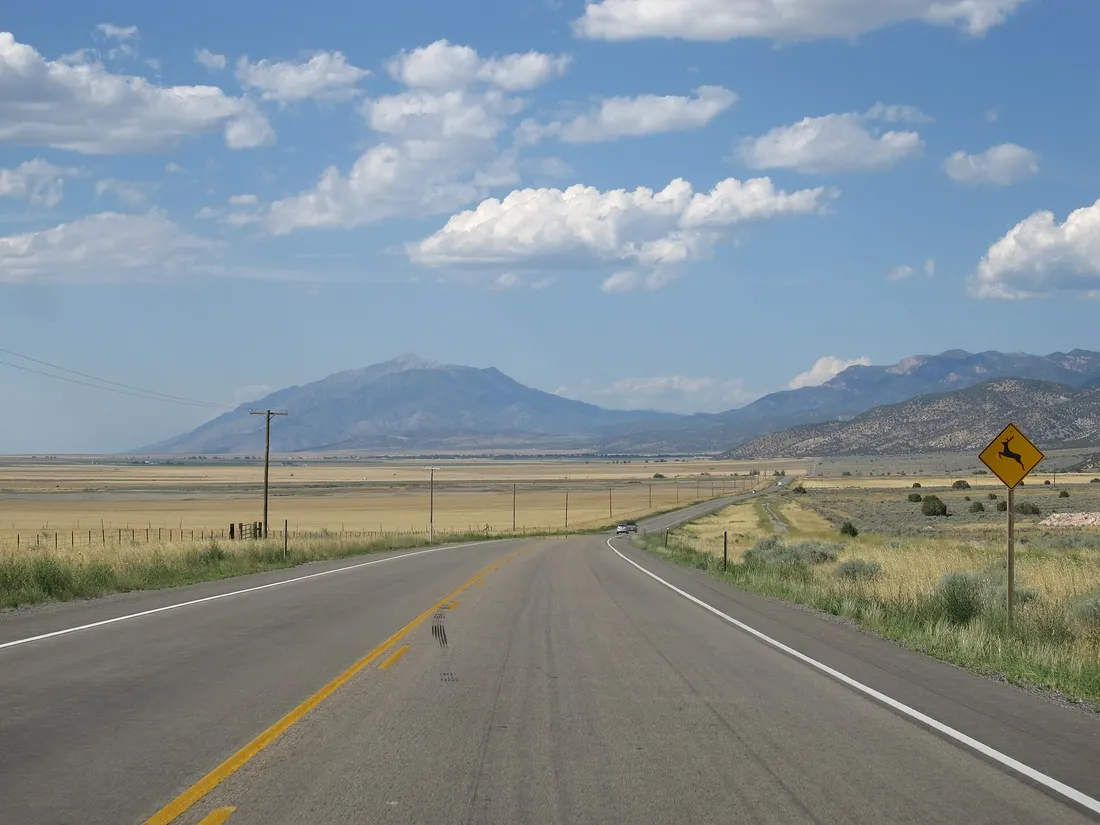 Utah State Route 28 approaching Levan from Fayette