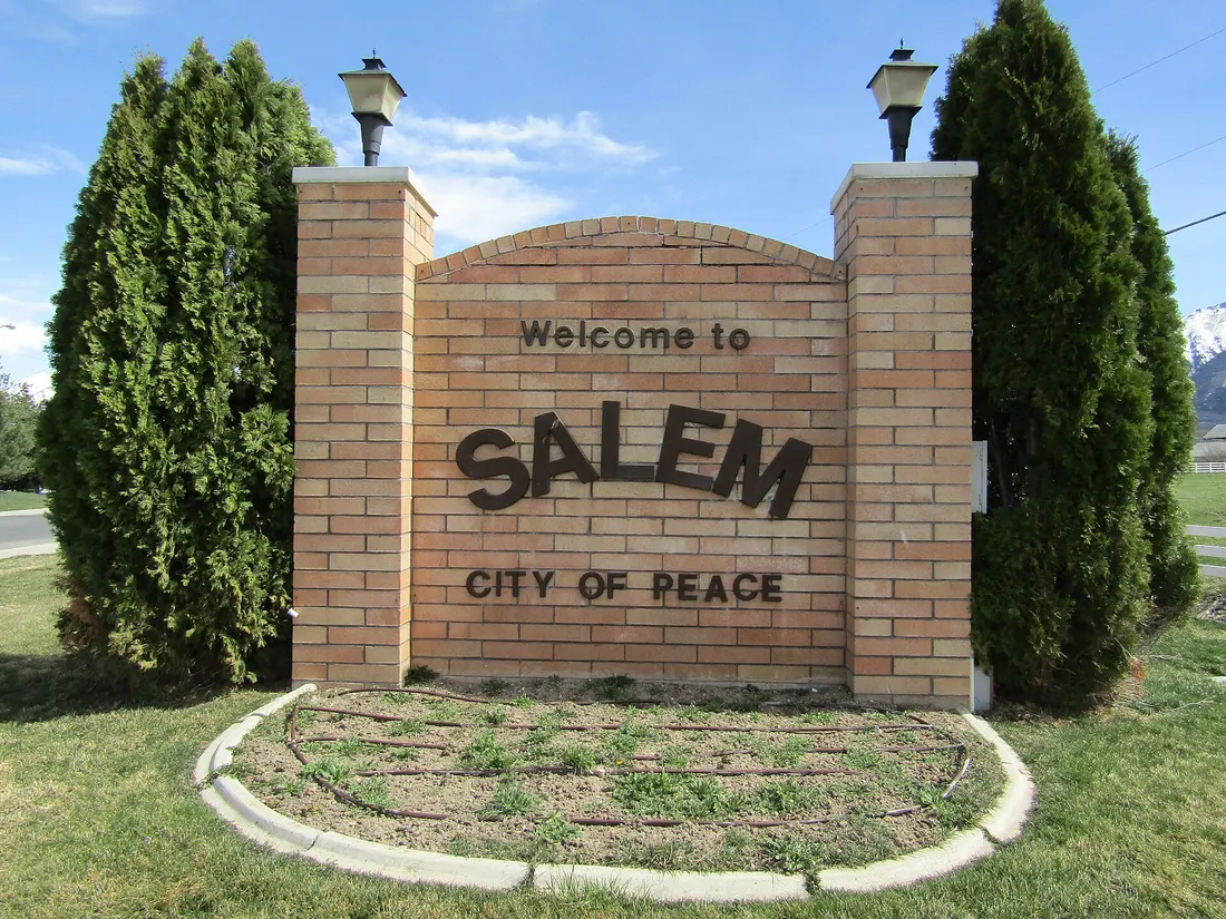 "Welcome to Salem: City of Peace" sign in Utah.