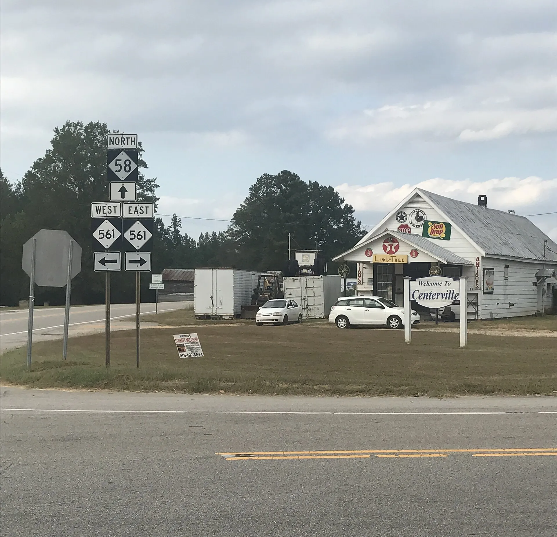 Crossroads and sign in Centerville