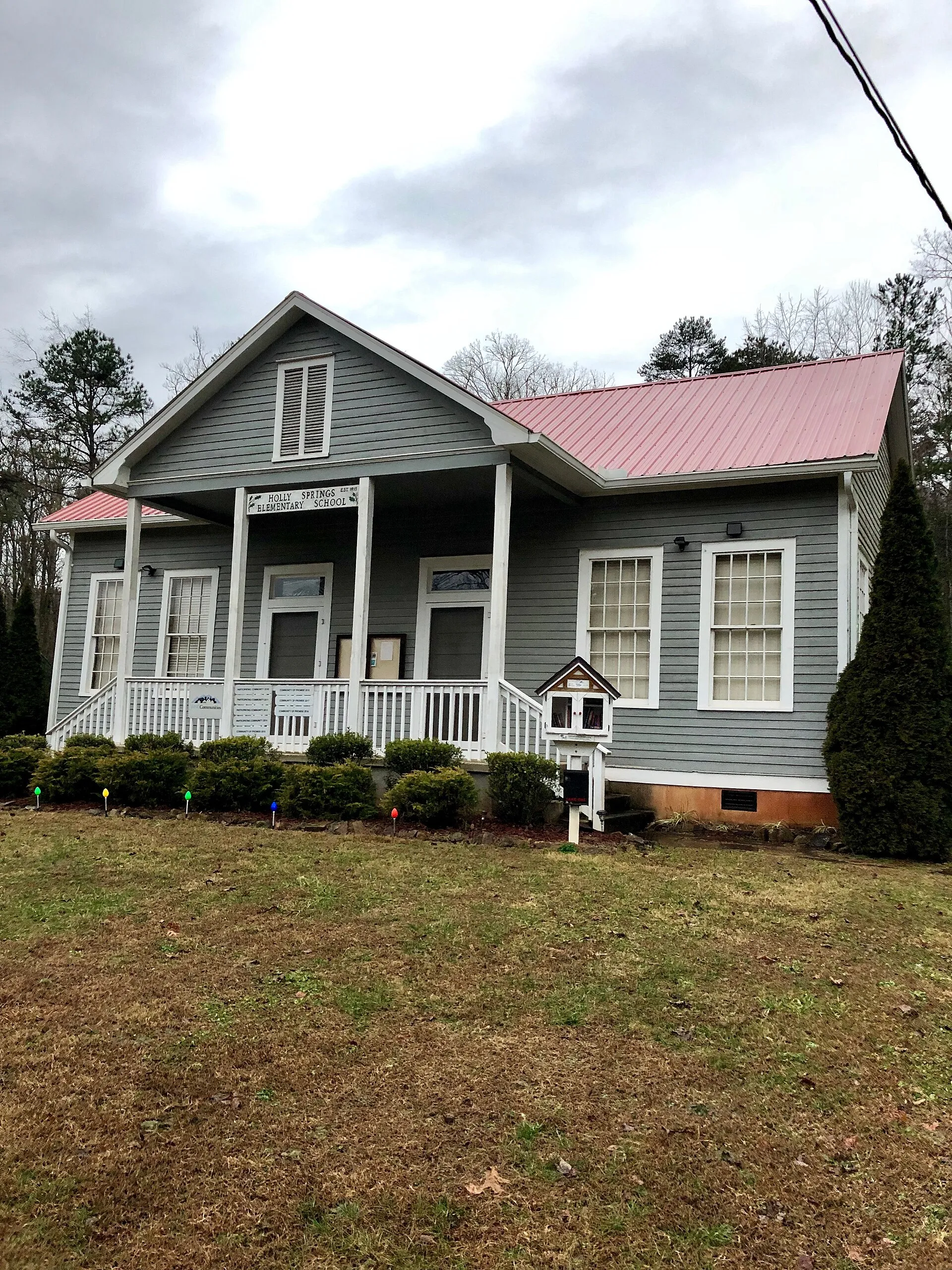 Old Holly Springs School, Holly Springs, NC