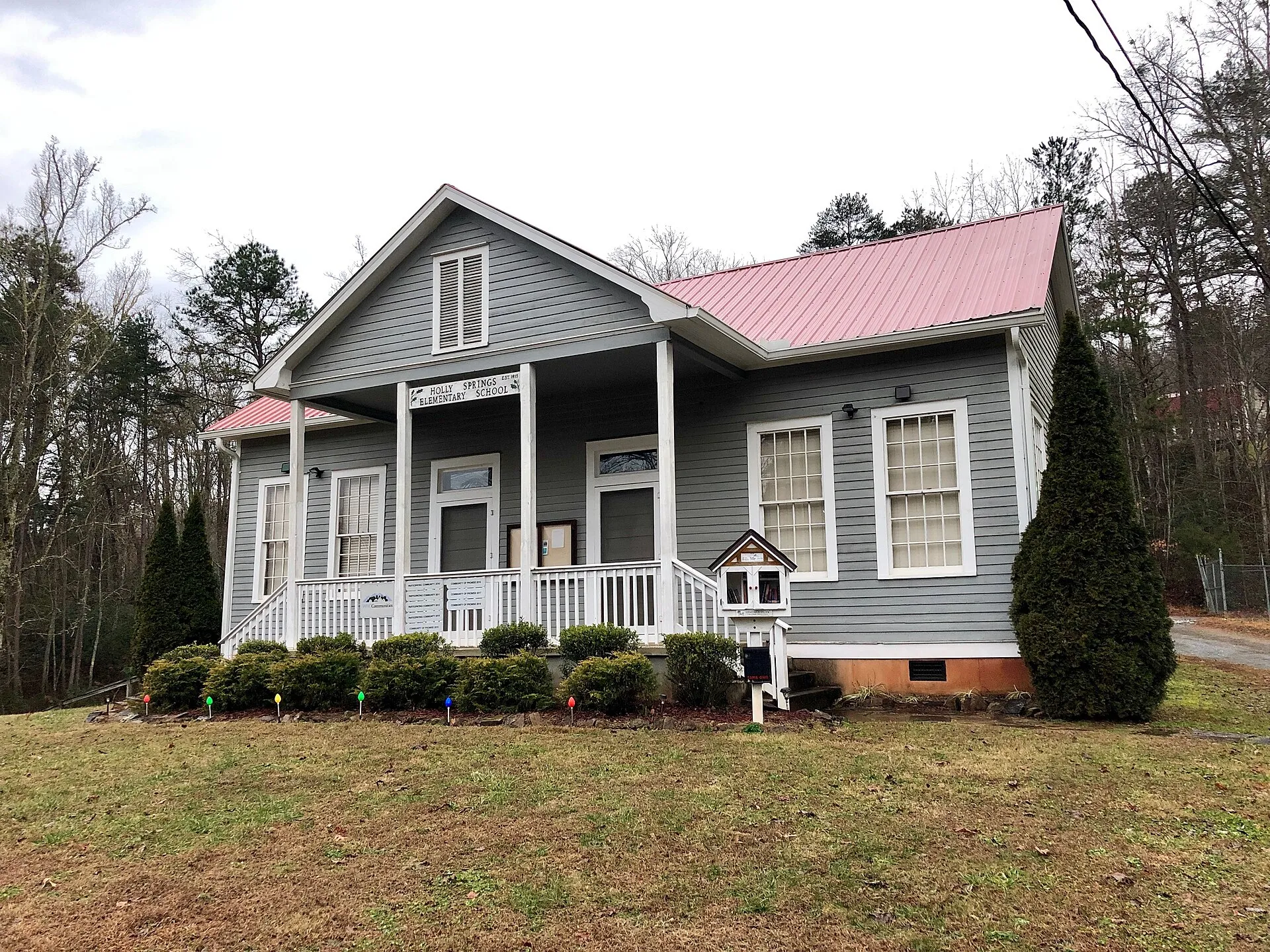 Old Holly Springs School, Holly Springs, NC