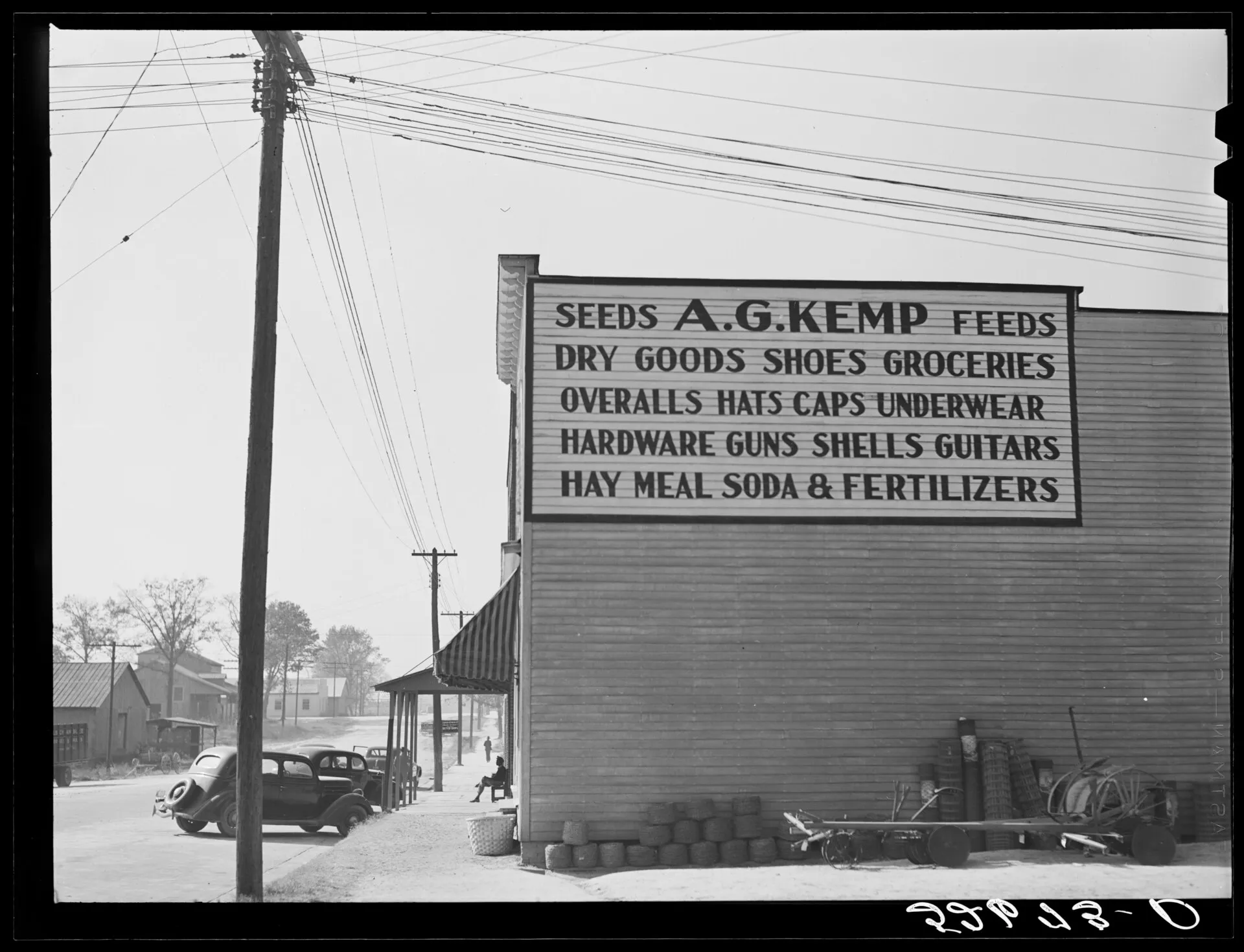 see https://www.loc.gov/resource/fsa.8c35796/