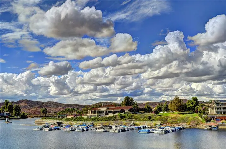 Canyon Lake Lodge, lighthouse and marina