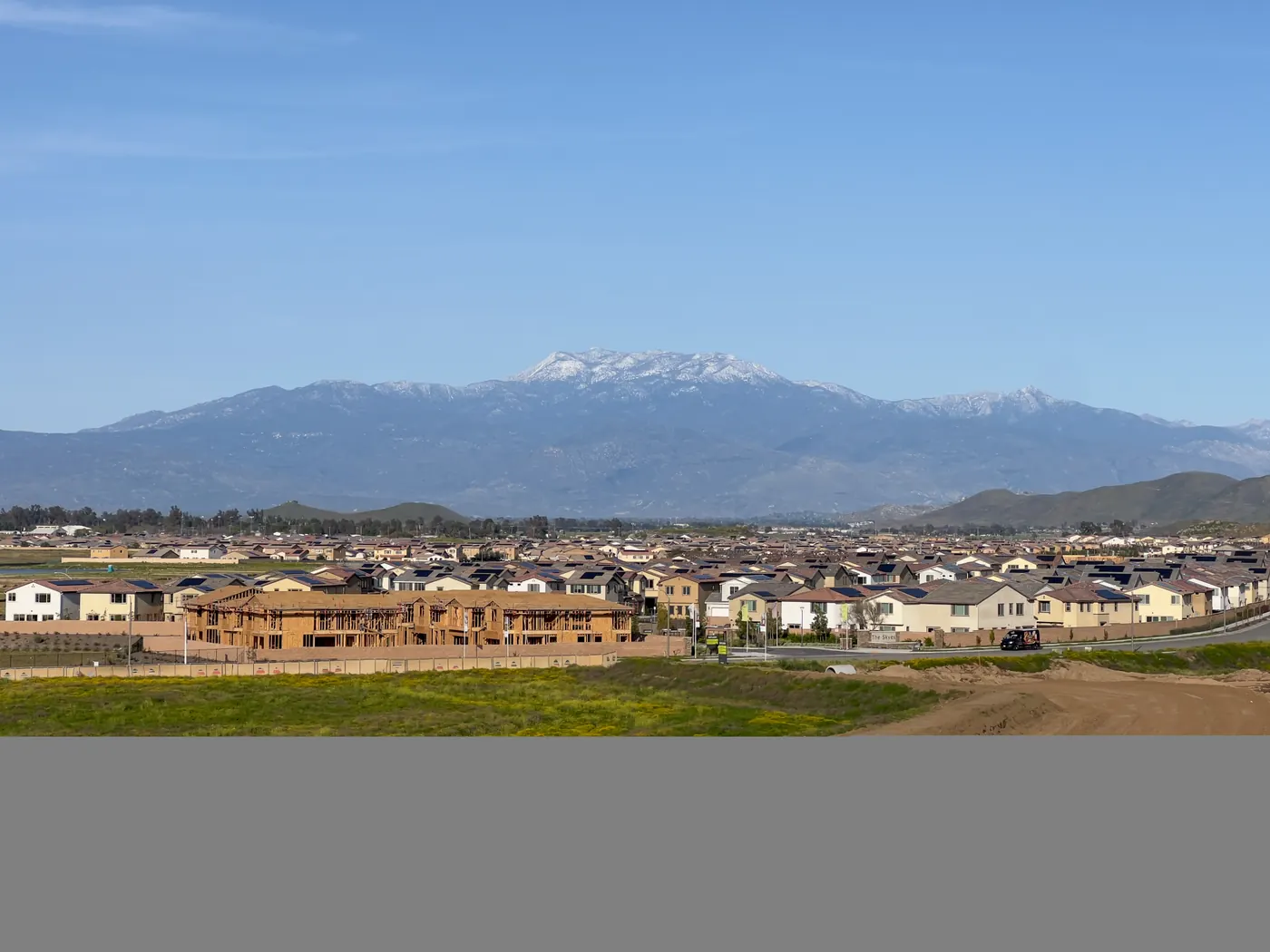 Winchester homes under construction, San Jacinto Mountains backdrop