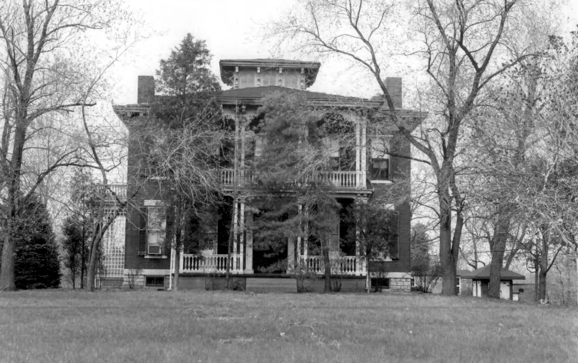 Wilson Larimore House (December 1985), located in Bellefontaine Neighbors, St. Louis County, Missouri. Former working plantation with enslaved labor, now a historic house.