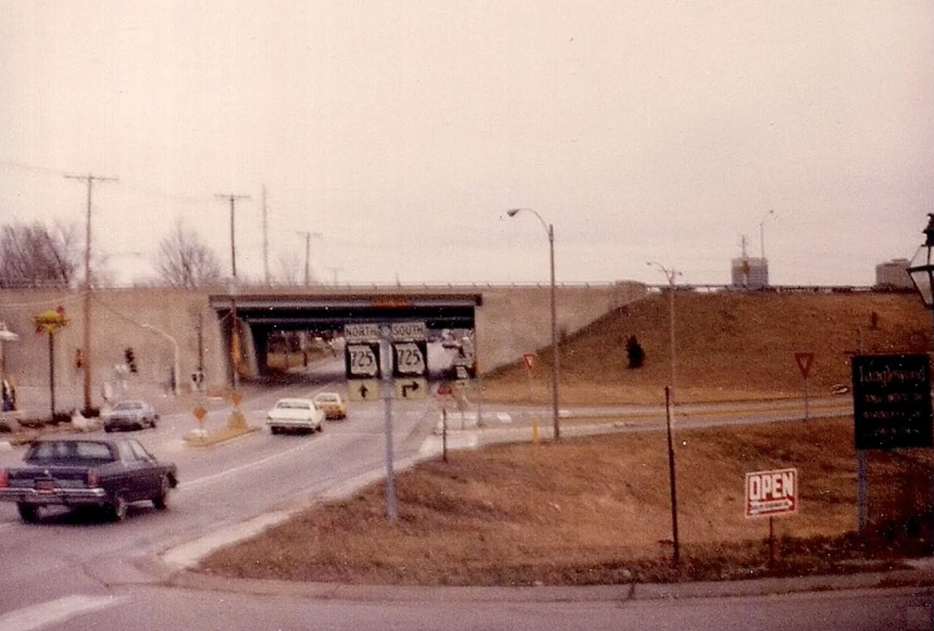 Ladue Rd Eastbound at Highway 725 exits - Clayton, Missouri, 1983