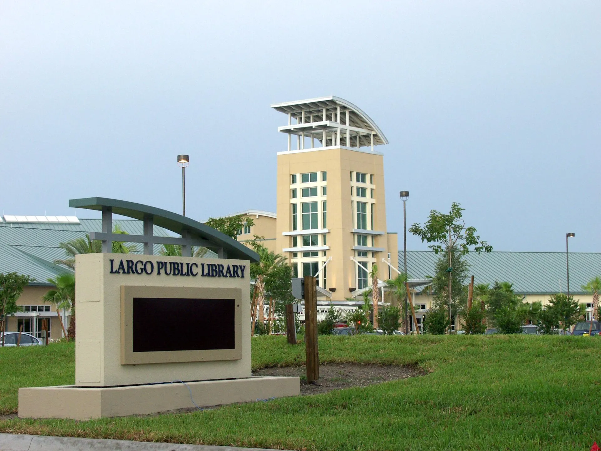 Largo, Florida's new 90,000+ sq ft public library, opened July 31st, 2005.